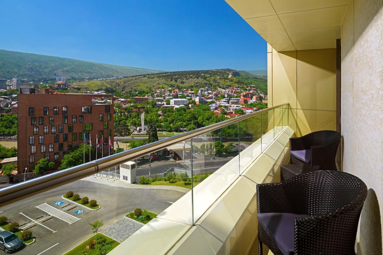 Sheraton Grand Tbilisi Metechi Palace Екстер'єр фото