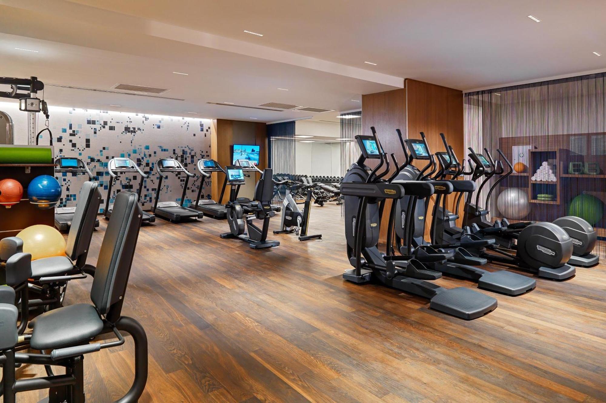 Sheraton Grand Tbilisi Metechi Palace Екстер'єр фото
